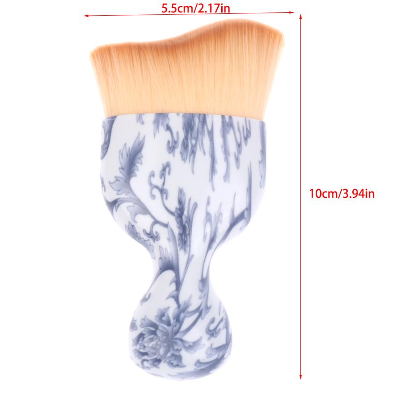 

Blue and White Porcelain Pattern Curved Foundation Brush, Synthetic Bristle Makeup Brush for Contouring & Blending