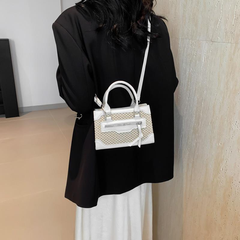 Handbag Bag Women's 2025 New Trendy Fashion Retro Small Square Bag Texture Niche Casual Ins Shoulder Messenger Bag