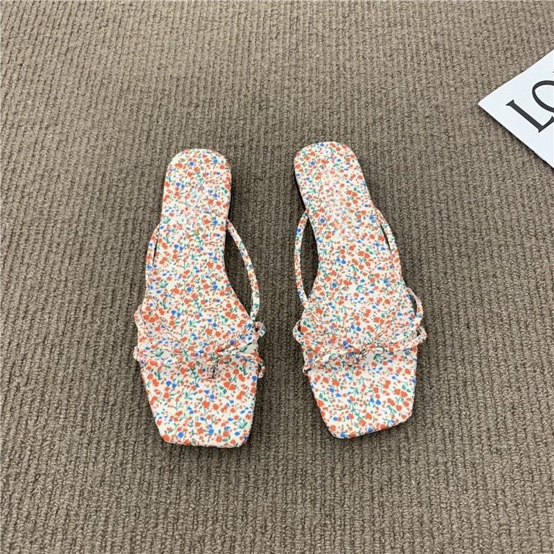 French flat-bottomed flip-flops fairy shoes wear 2025 new summer beach sandals silver sandals