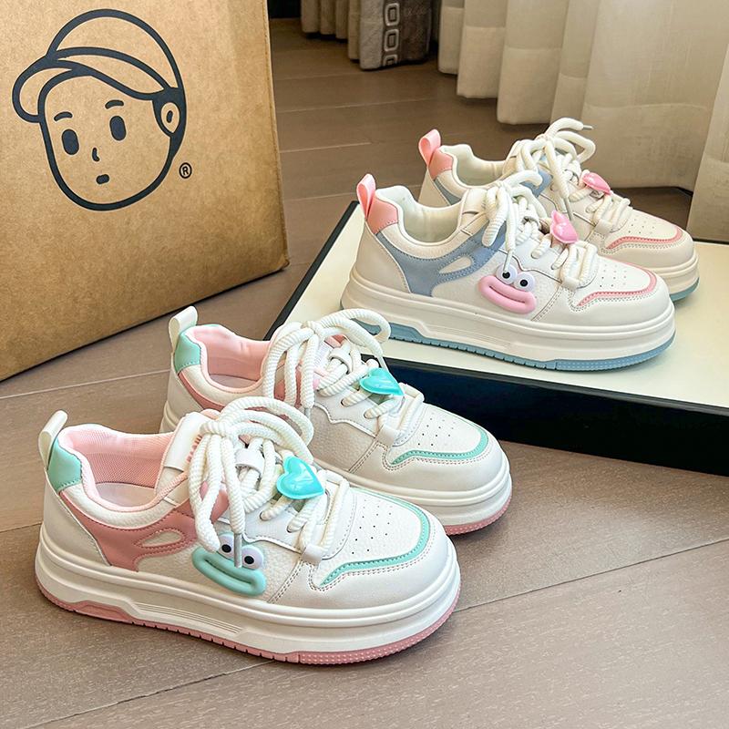 Women's Cute White Shoes Comfort Fashion Lace Up Sneakers Low Top Walking Leather Casual Tennis for Students Lady Sports Shoes