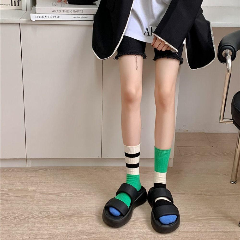 A Pair Stripes Mid Tube Socks Warm Womens Crew Socks Durable Cotton Socks  At All Seasons