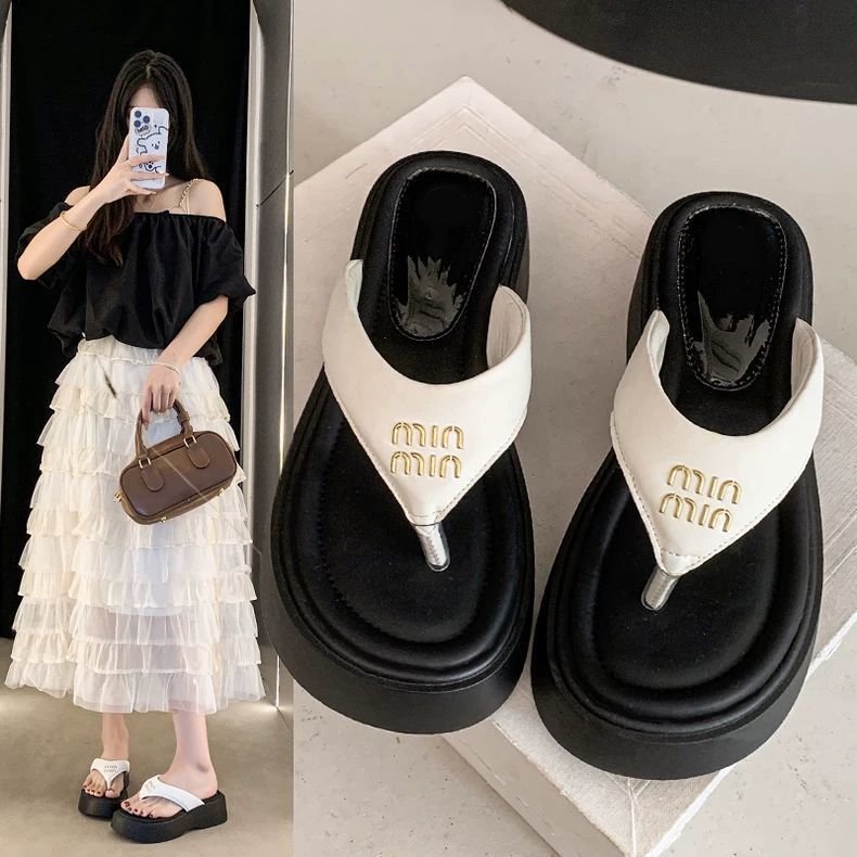 Increase the height of fashion and high sense of leisure beach pinch sandals 2025 summer new thick-soled flip-flops women's wear