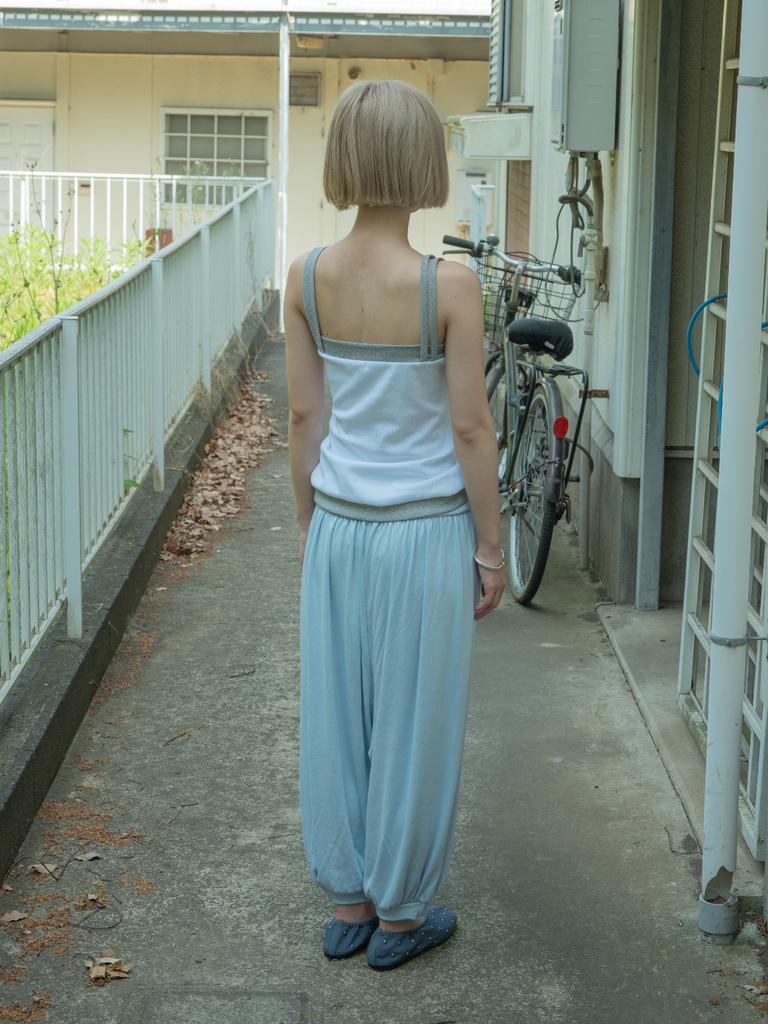 Pibeuseupibeuseu Shirring Balloon Capri Pants / Soft Blue