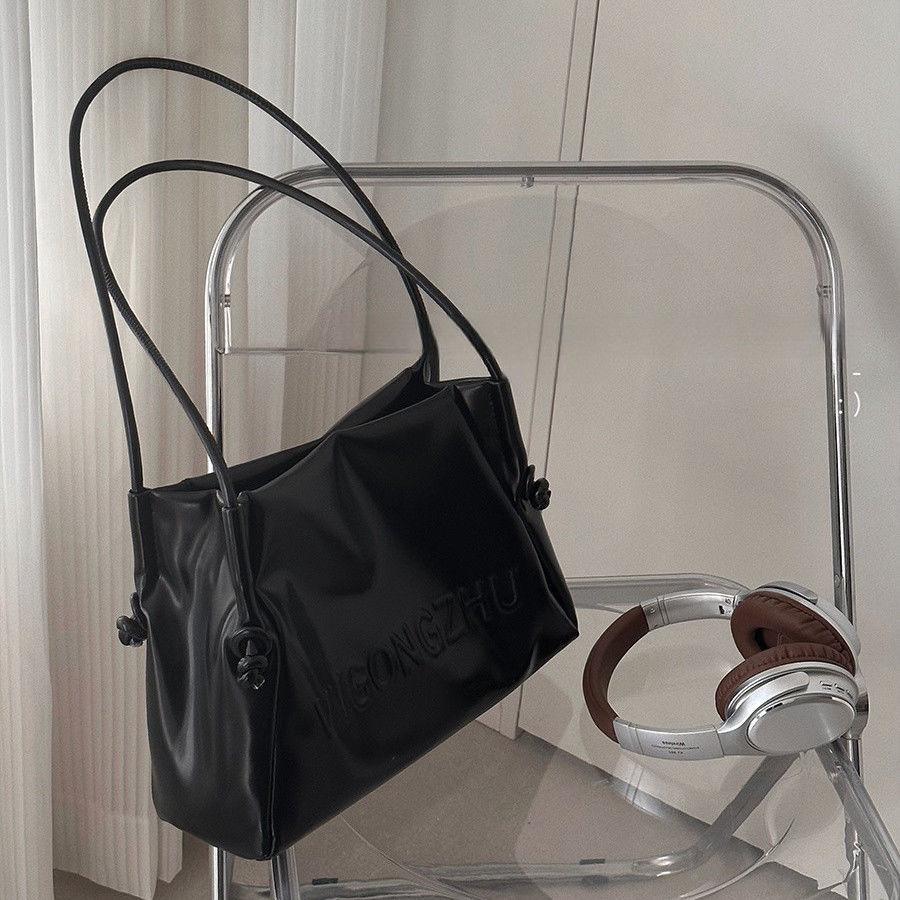 

2025 Корейский стиль Вместительная сумка-тоут для поездок: Трендовая, Универсальная и Элегантная Сумка на Плечо