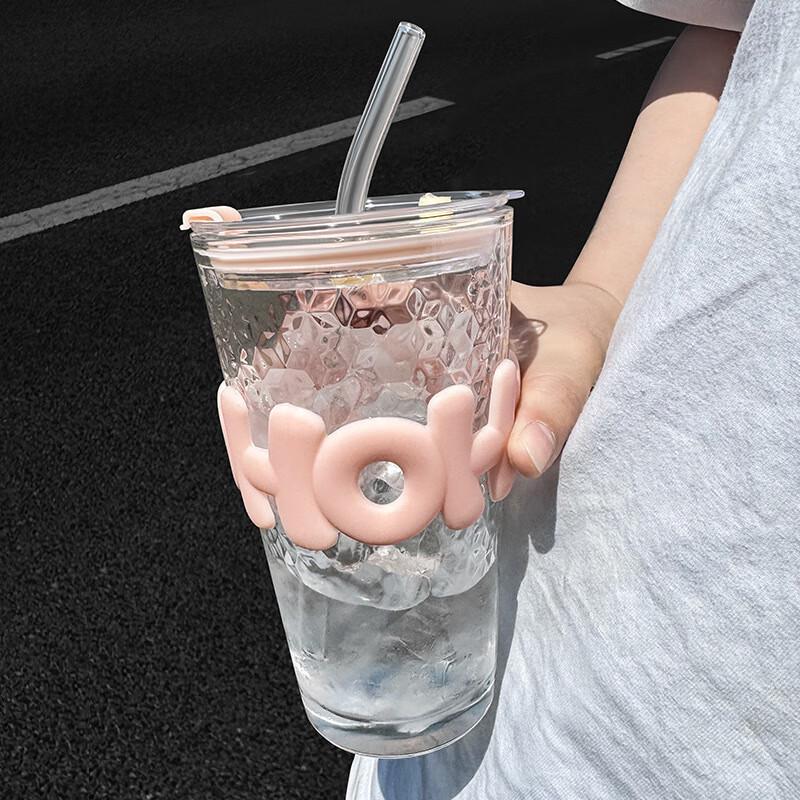 Tragbarer transparenter Glasbecher mit Deckel und Strohhalm