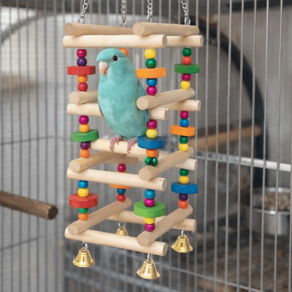 Bunte hängende Holzpapageien-Knabberspielzeuge mit Glöckchen, mehrstöckige, bissfeste Papageien-Schaukel, Interaktionsspielzeug für Vogelkäfige