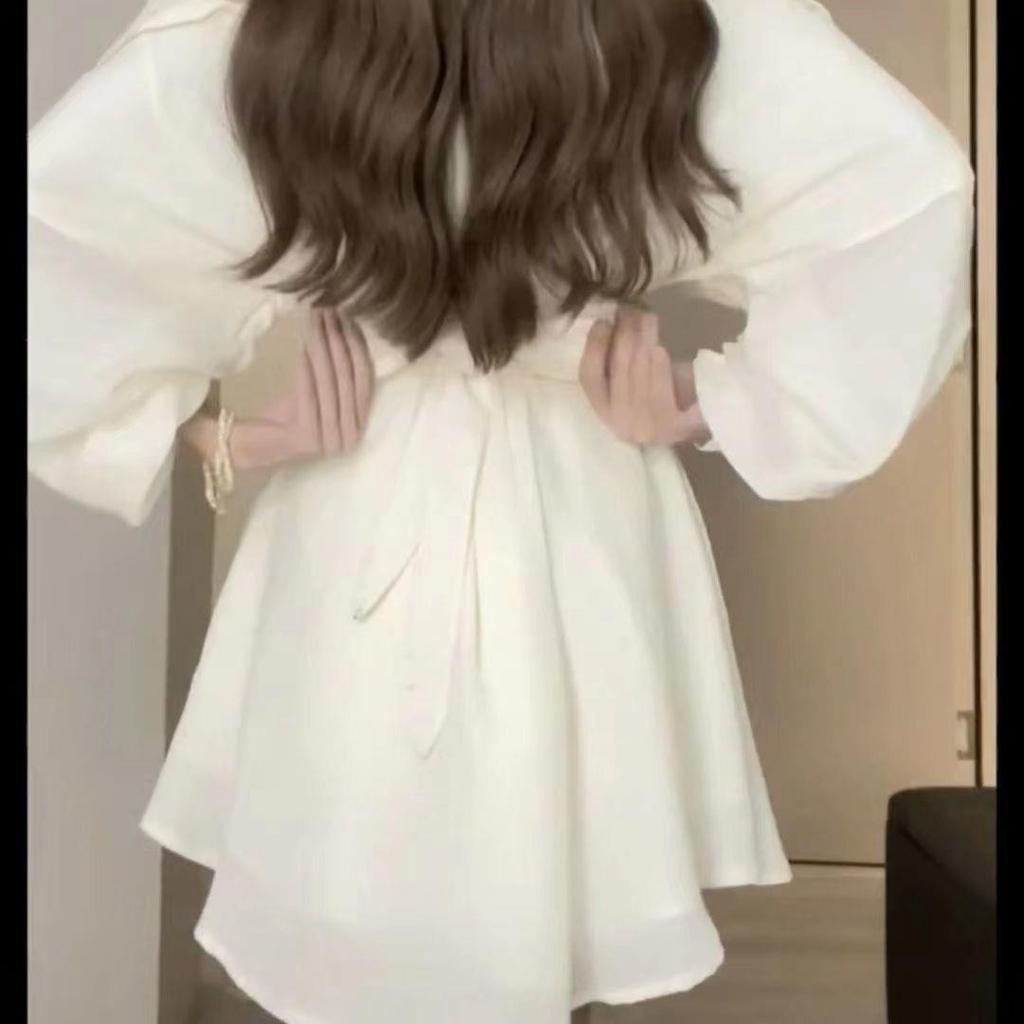 2024 Women's Korean-Style Off-Shoulder Slim Top & Versatile Shorts Two-Piece Set