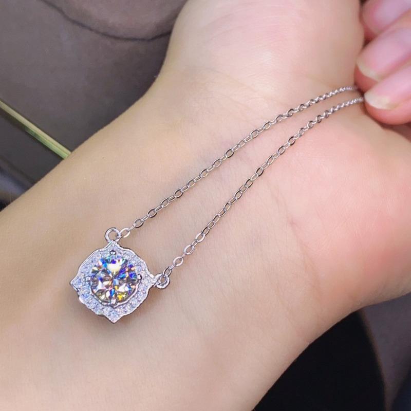 BELLA BOX Neues, modisches, wunderschönes Set mit acht Herzen und acht Pfeilen für Damen, quadratischer Charme, Verlobung, Jahrestag, Schmuck