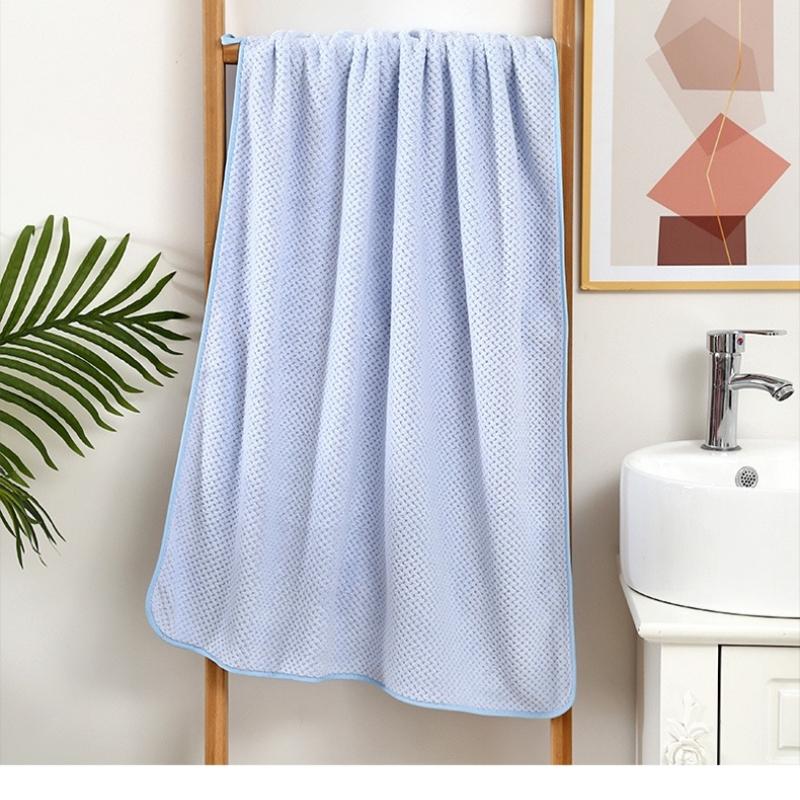 Coral Fleece Bath Towel 70*140cm Comfortable Woven Quick-Dry Eco-Friendly Absorbent Bath Tub Mats In Bulk