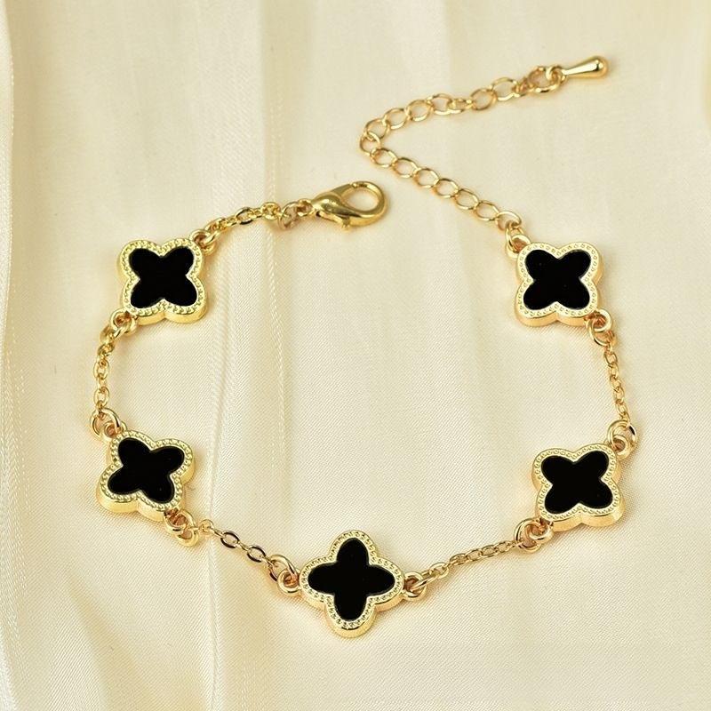 1PC women's lucky four-leaf clover multi-layer chain bracelet, elegant and simple white and black chain, the four-leaf clover symbolizes good fortune.