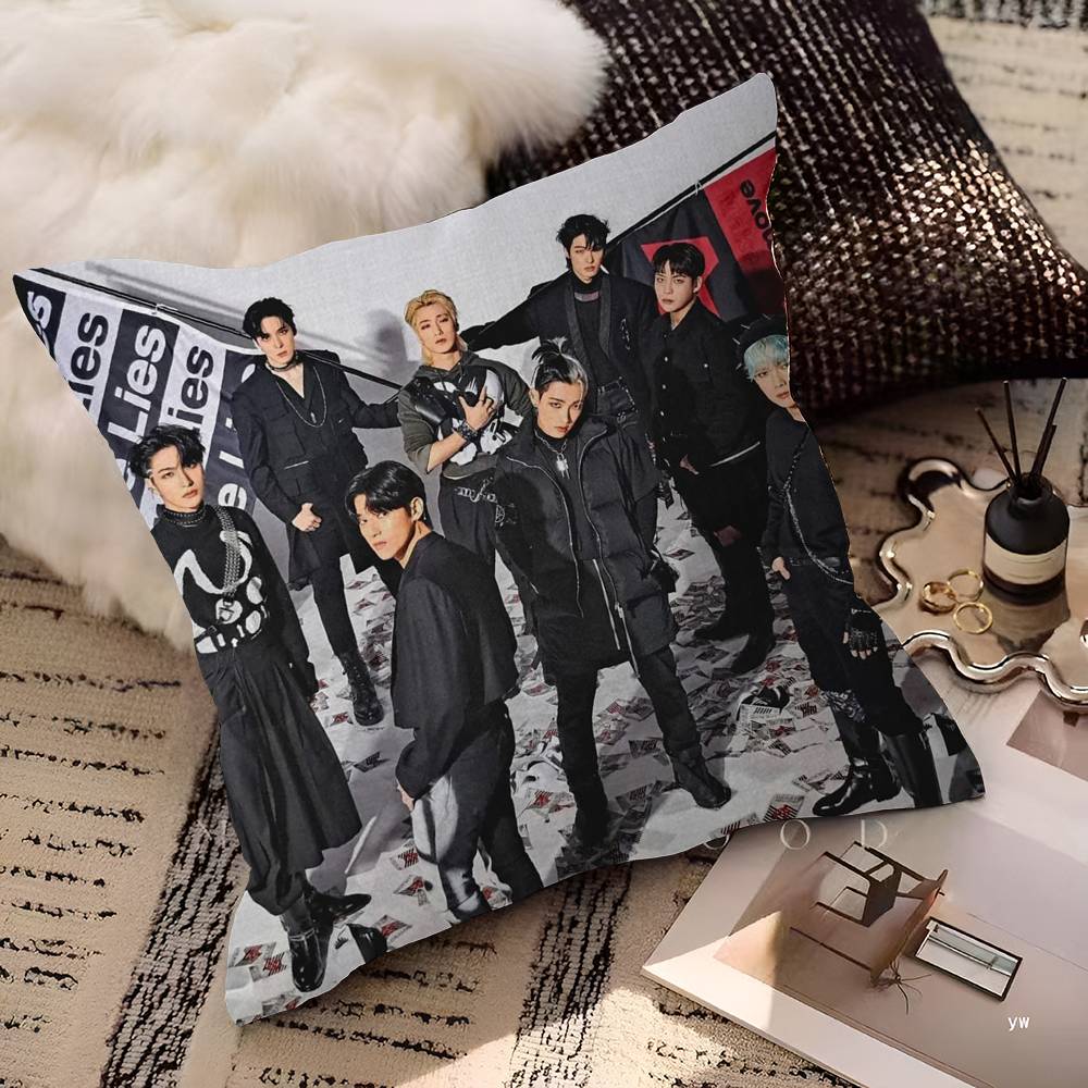 A-ATEEZs-KPOP Klassischer Heißer Sänger Büro Kissenbezug Auto Kissenbezug 45X45CM Lendenkissenbezug Sofakissenbezug