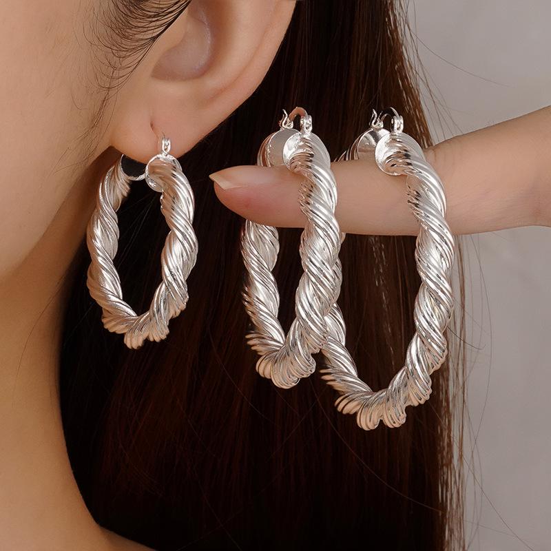 Chic Golden Geometric Hoop Earrings: Stylish and Charming Commuter Gift for Women
