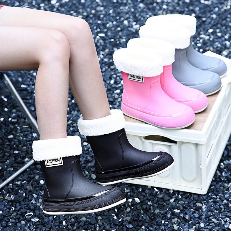 New non-slip rain shoes women's short tube outer wear rain shoes student fashion rain boots thermal rubber shoes low tube water shoes