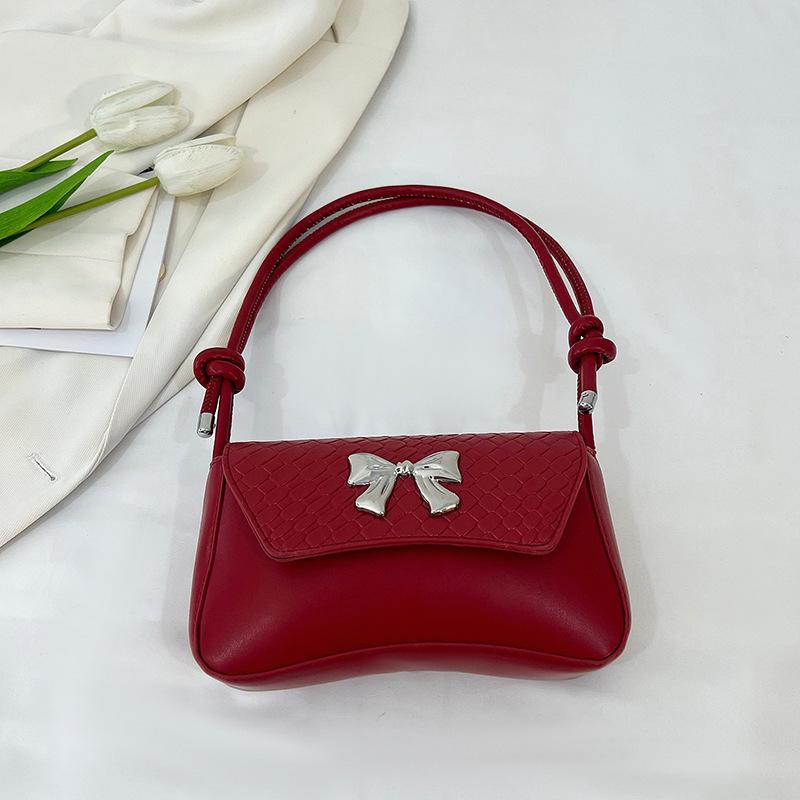 

Spring and summer 2025 new fashion trend explosive shoulder bag classic versatile universal temperament niche underarm bag красный