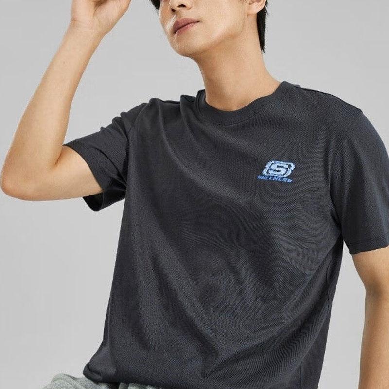 Skechers Solid Color Round Neck Loose Short Sleeve Drop Shoulder T-Shirt Unisex Tops Carbon-Black L223U092-0018