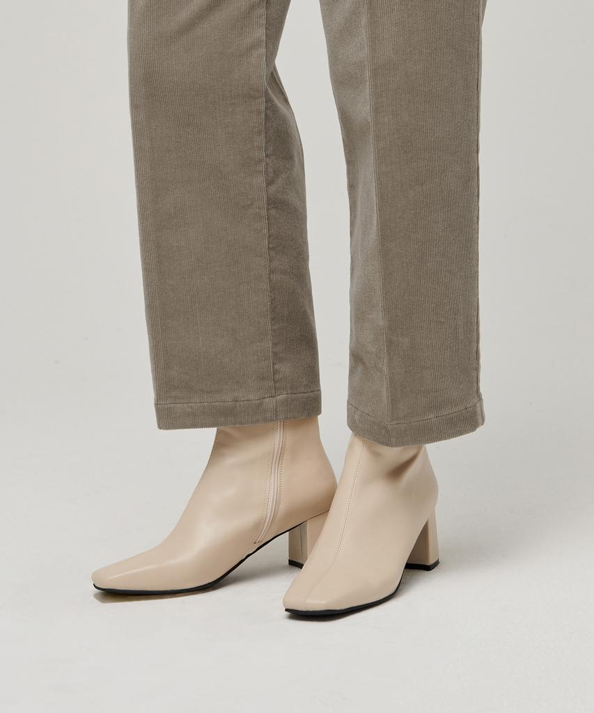 MUSINSA STANDARD WOMAN Women'S Tapered Corduroy Pants [Light Beige]