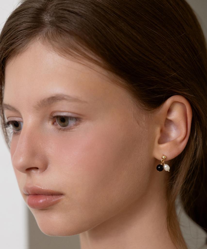 Tatiana (Silver 925) Pearl And Onyx Stud Earrings Ec3273