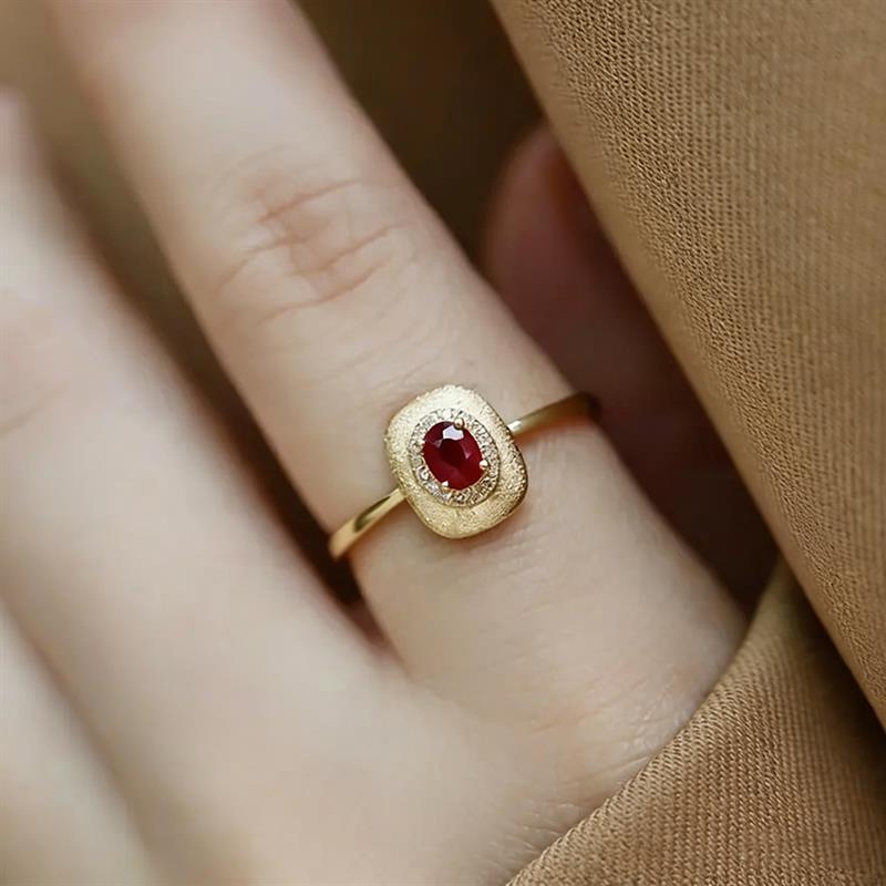 Huitan Minialist Ring for Women Inlaid Shining Red Cubic Zirconia Versatile Wedding Engagement Accessories Gold Color Jewelry