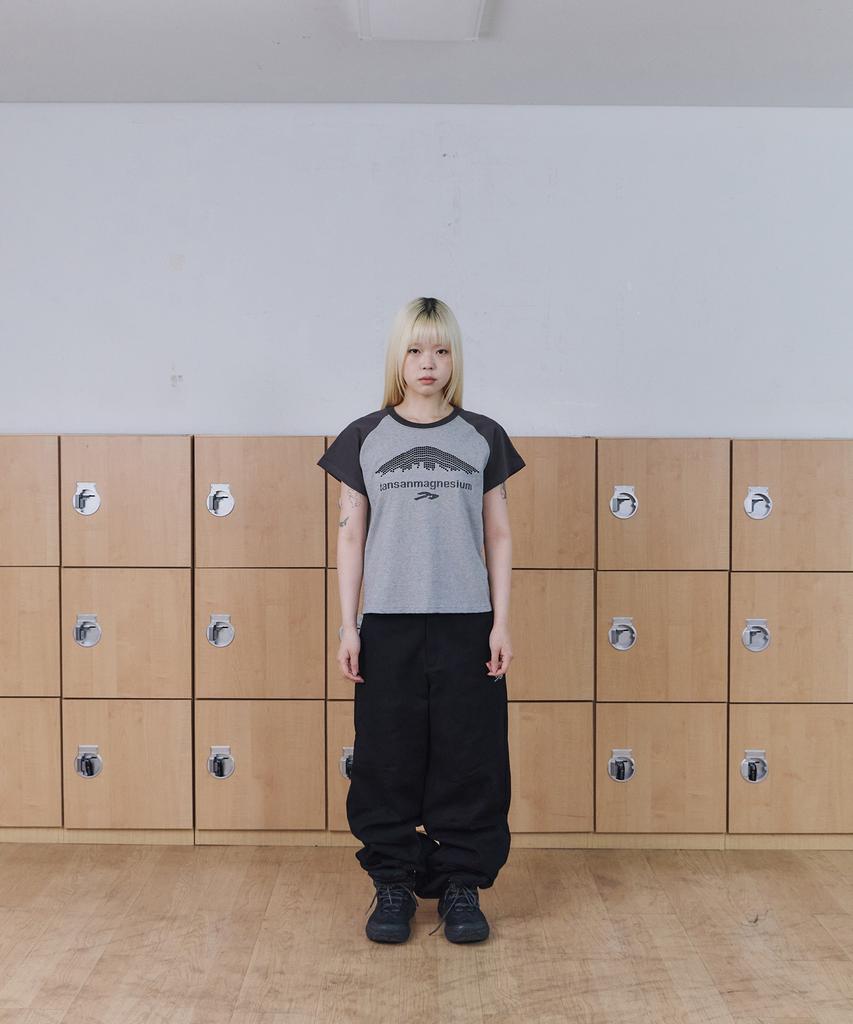 Tansanmageunesyum Raglan Dot Mountain Logo T-Shirt