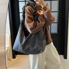 Canvas bag women's large capacity 2025 new spring and summer versatile shoulder messenger bag cloth bag pleated class tote bag