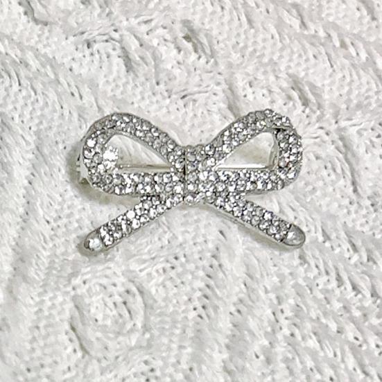 Women Brooch Bowknot Shape Anti-Rust Finish Shawl Clip with Faux Pearl Rhinestones Inlaid Sweaters Scarves Jackets Decorative Anti-exposure Pin