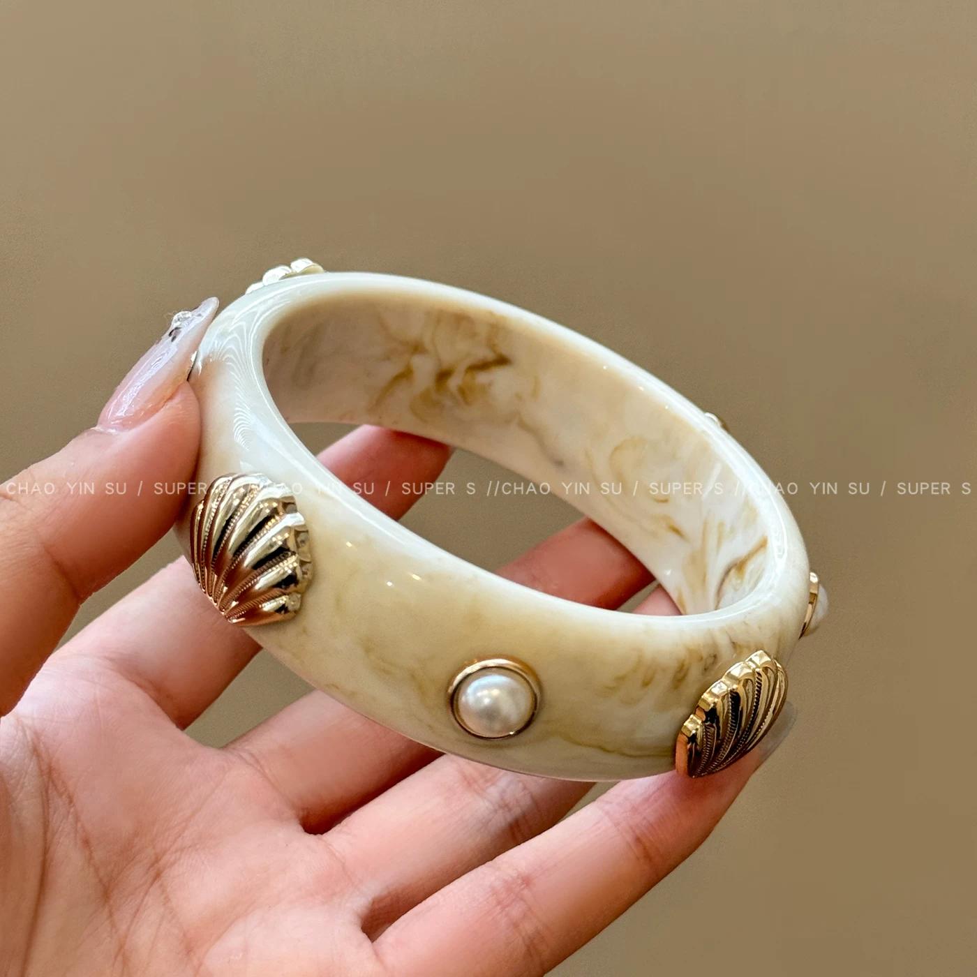 

Maillard Brown Resin Shell Pearl Bracelet for Women, Bohemian Retro Seaside Bracelet, Exaggerated Bracelet бежевый