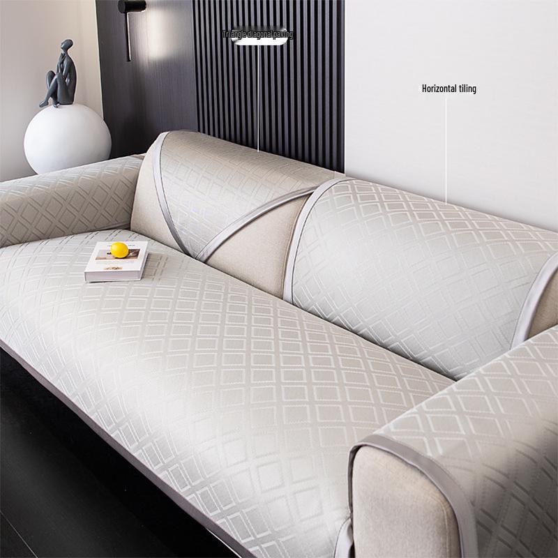 Luxuriöses Modernes Rutschfestes Sofakissen aus Eisseide - Kühle Minimalistische Sommer-Sitzauflage