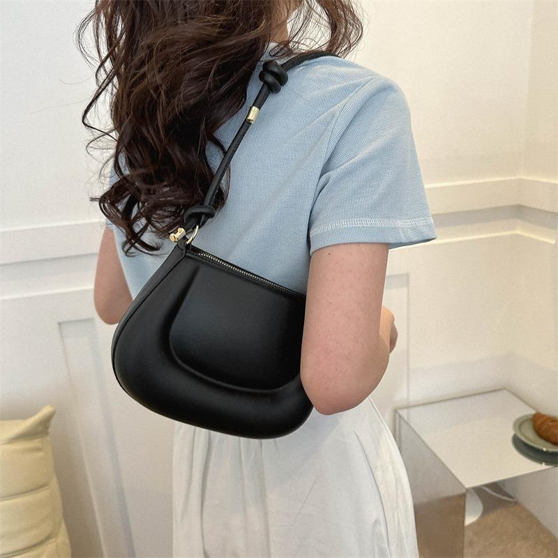 Bag women's summer new fashion women's shoulder bag simple underarm bag casual saddle bag women's bag