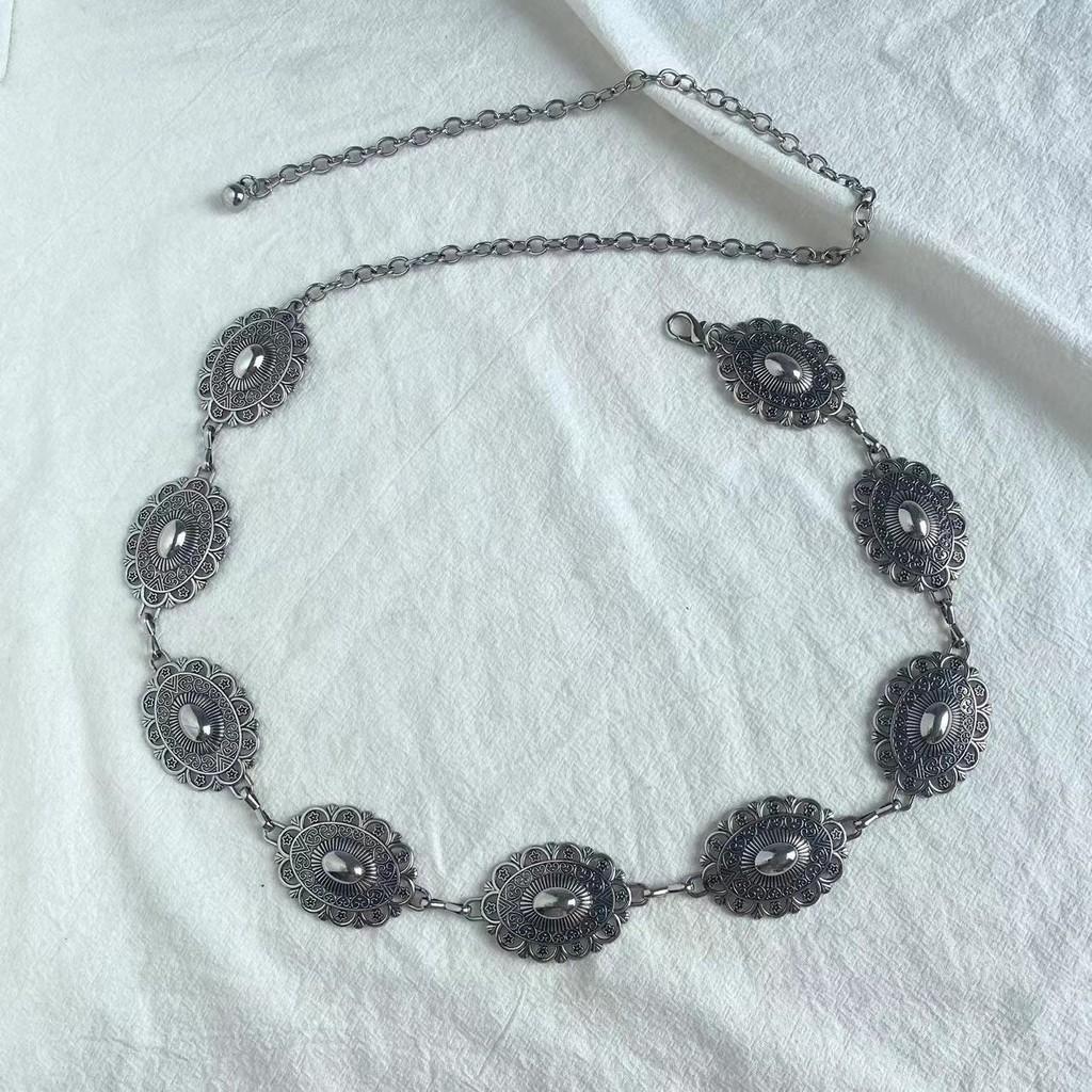 Metal Elegant Women Waist Belt With Vintage Carved Design For Wear Everyday