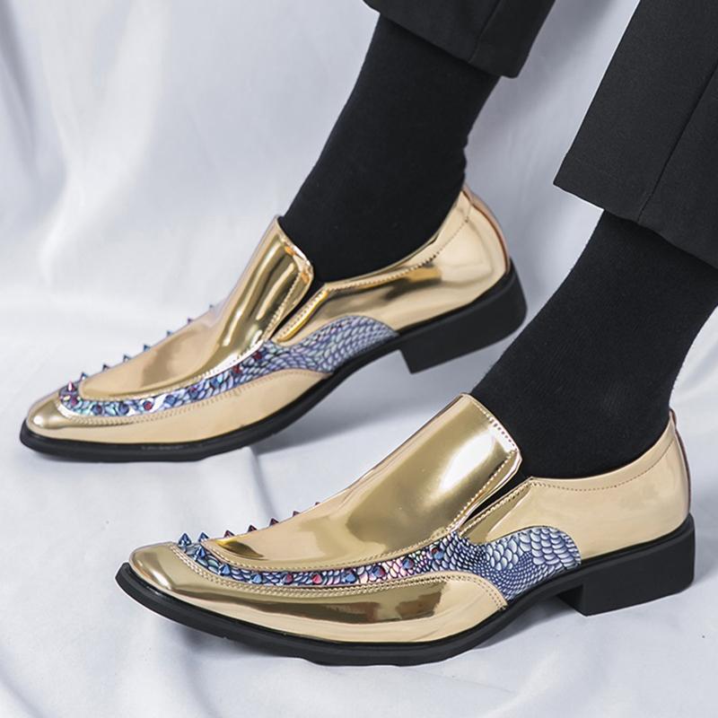 Luxury Brand Designer Fashion Men Gold Black Rivet Slip On Casual Shoes Formal Wedding Dress Homecoming Footwear Zapatos Hombre