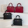 New Stylish and Simple Lock Kaibaoli Portable Shoulder Oblique Span Women's Bag