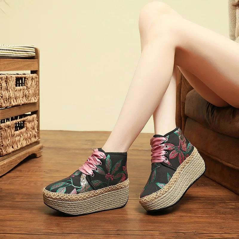 Fashion 2024  New Hot Relief Gold Inlaid Leaf Jacquard High Heel Ankle Boots Autumn and winter Lady Embroidered Shoes Cloth Shoes Hanfu