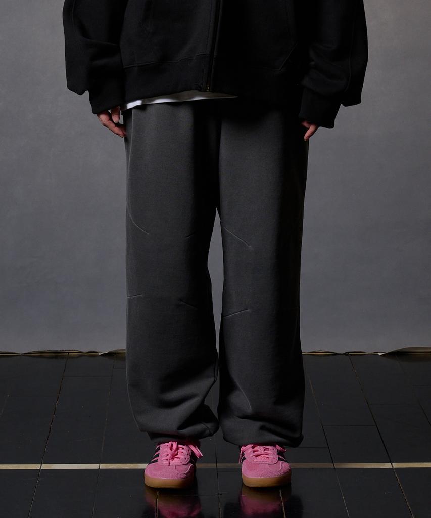 Peideomeonteu Pigment Dart Jogger Pants
