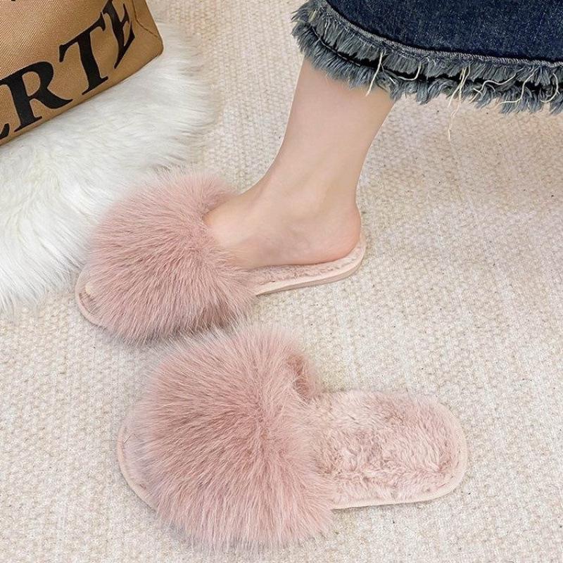 2026 Autumn/Winter Women's Silent Plush Cotton Slippers - Furry, Solid Color, One-Word Design, Indoor/Outdoor Wear.