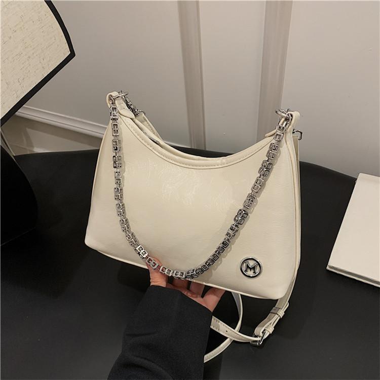 New bag simple shoulder armpit bag chain messenger bag women's commuter large-capacity tote bag