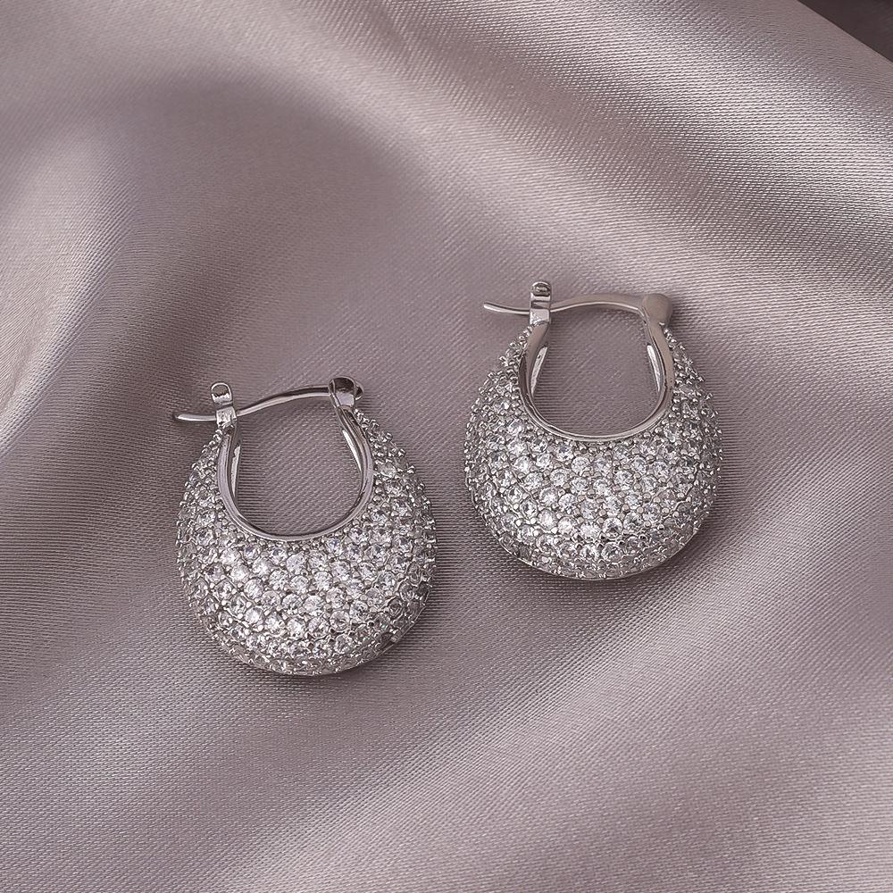 Cercei de lux în formă de U cu diamante: Elegant, Versatil și la Modă