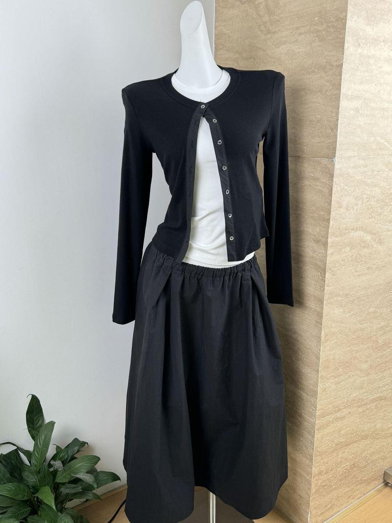 W magazynie: Zestaw dwuczęściowy Miu Series Inteligentny Design Kardigan i Spódnica Parasolowa z Niskim Stanem