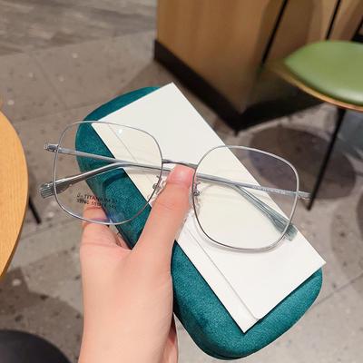 Literary Retro Large Box Glasses Frame for Men and Women, Plain Face Can Be Equipped with Anti-blue Light.