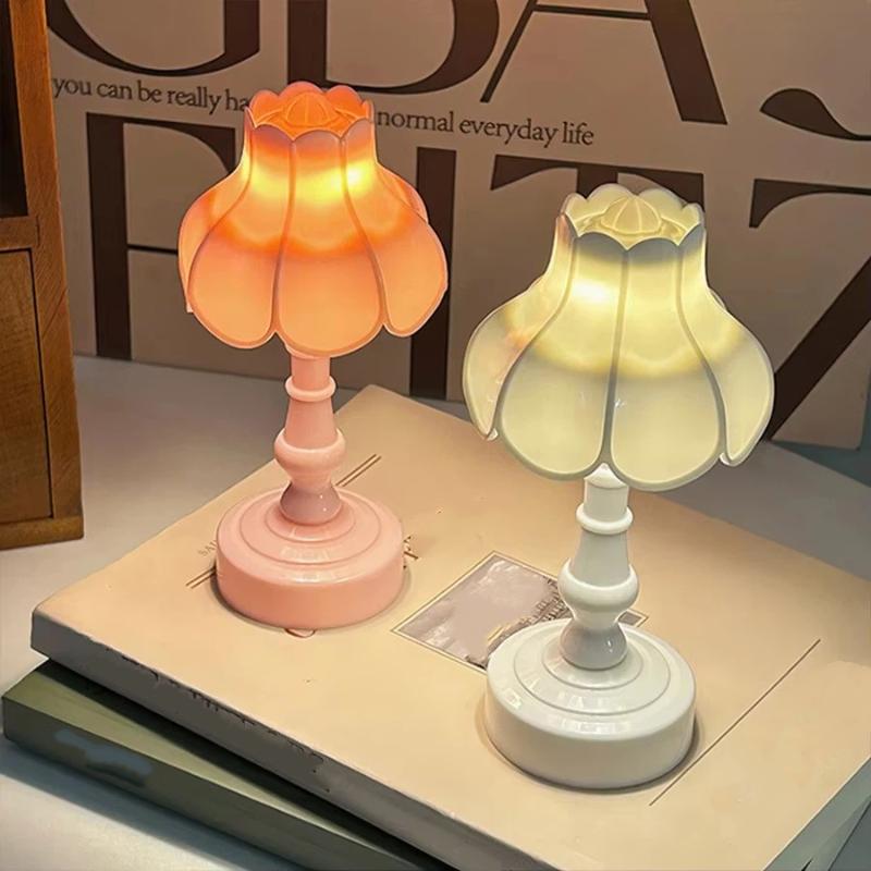 1Pcs Mini Dollhouse Retro Flower Lamp Creative Lily Of The Valley Lotus LED Night Light for DIY Fairy Garden Ornaments