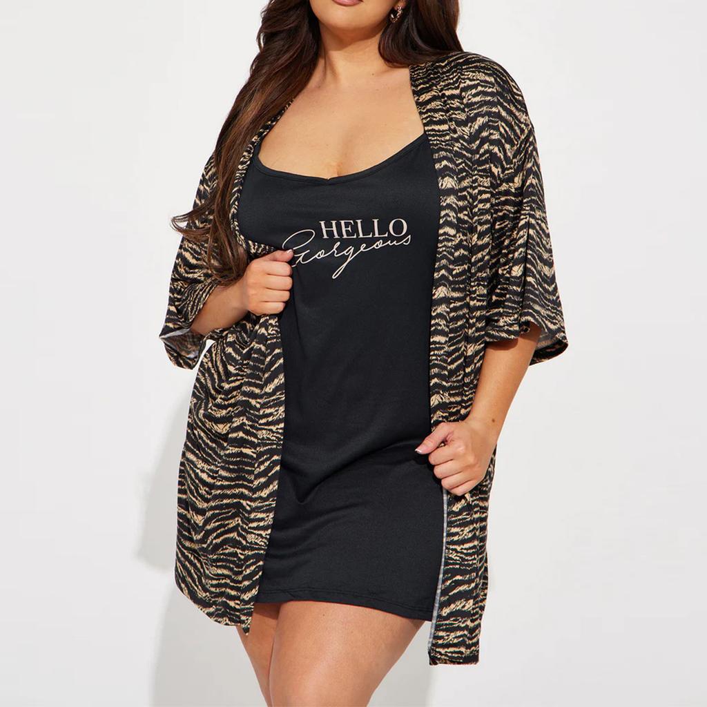 A Two-piece Set of Home Wear for Women In Summer with Printed Short-sleeved Outerwear and A Strappy Nightgown