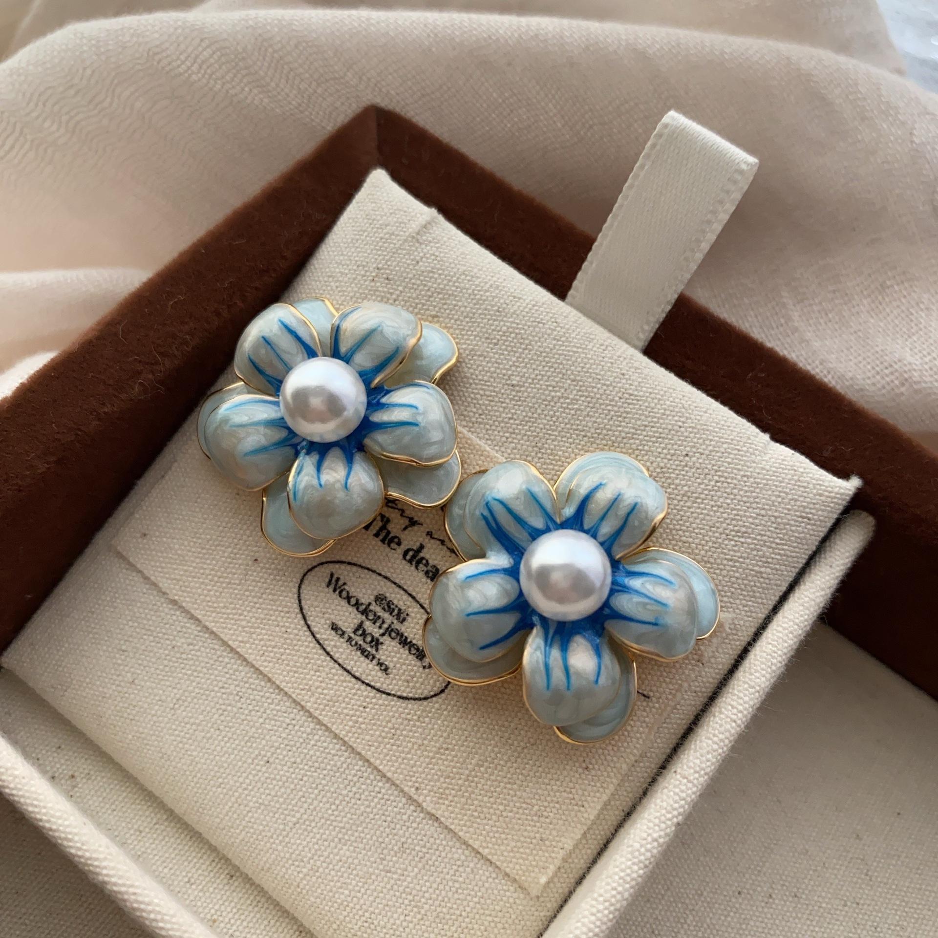 Flower earrings French high-end enamel drop glaze flower pearl stud earrings female versatile niche retro earrings gentle