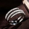 Huitan Mode Umfassend geformte Fingerringe für Frauen Glänzender Kristall CZ Hochzeitsfeier Brautringe Statement-Schmuck Großhandel