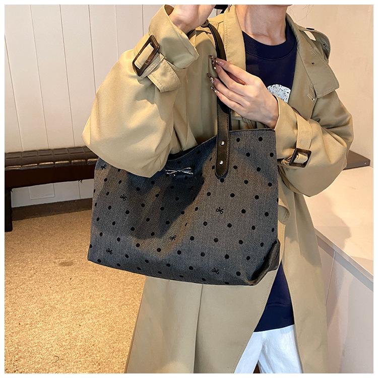 2025 Large Capacity Versatile Women's Shoulder Tote Bag