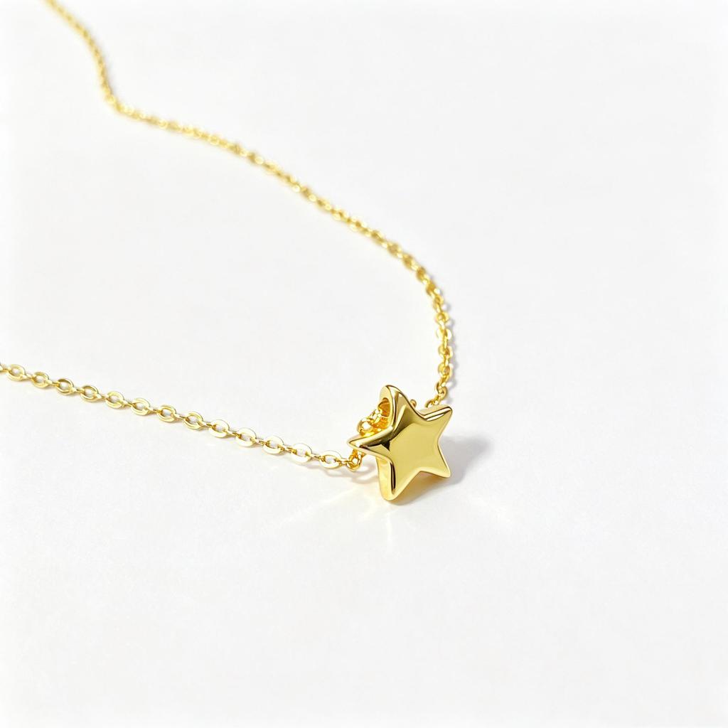 Elegant S925 Sterling Silver Star Pendant Necklace for Women - Simple, Retro, Versatile Clavicle Chain.