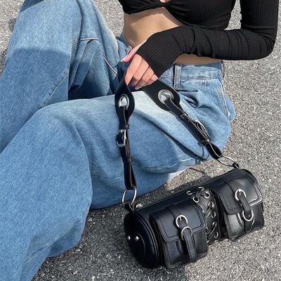 Wysokiej klasy Design Sense Niszowa Torebka na Przyprawy Pleciona Podwójna Kieszeń Cylindryczna Torba Pod pachę Torba Crossbody w Stylu Biker