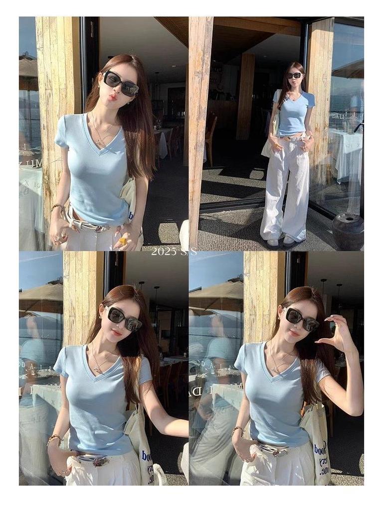 Black V-Neck Slim Fit Short-Sleeve T-Shirt for Women - Stylish Summer Top