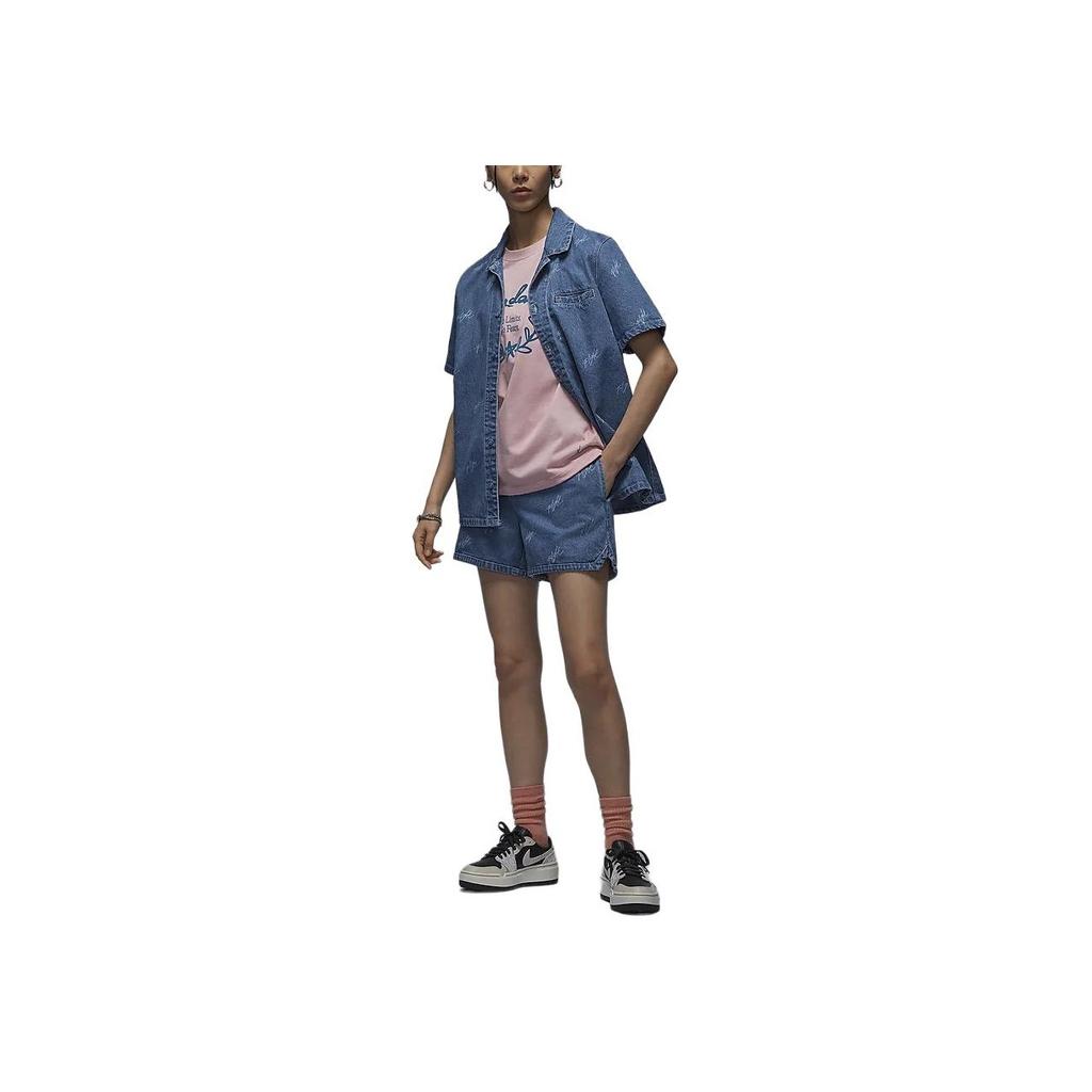 Jordan Szorty dżinsowe stretch z nadrukiem liter na całej powierzchni, zapinane na zamek, damskie, dół, kamienno-niebieskie FN5690-453