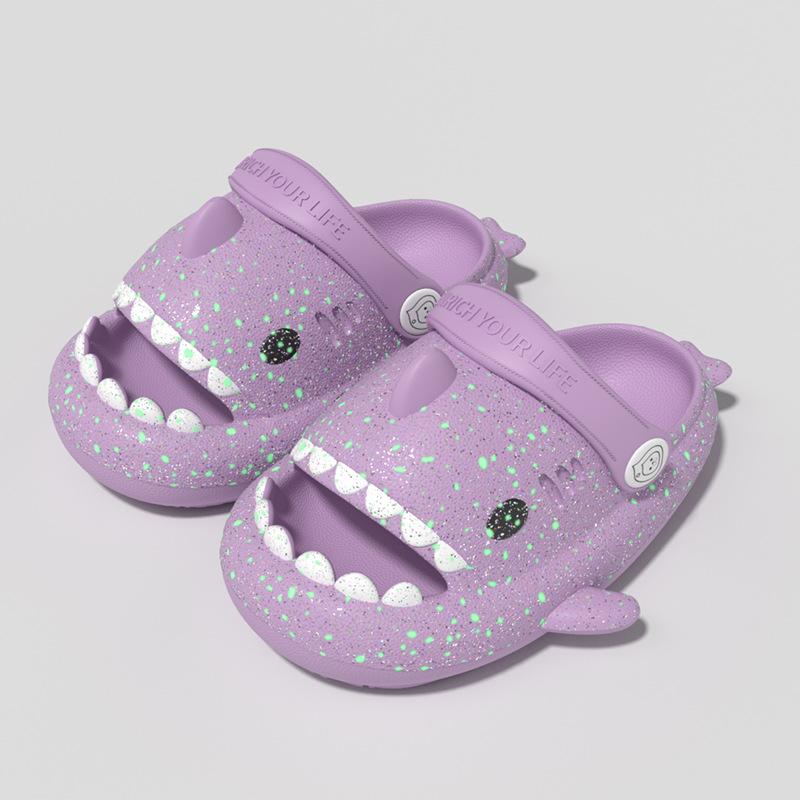 

Summer Kids Shark Luminous Slippers Boy Indoor Waterproof Sandal Children Lightweight Non-Slip Slides Girls Strap EVA Flip Flop 140 фіолетовий