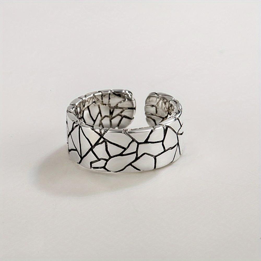 

2024 Luxury Niche Design European and American Men and Women Personality Punk Creative Gifts Retro Fashion Rings Wholesale