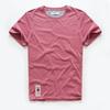 Einfarbiges Herren-T-Shirt mit kurzen Ärmeln und Rundhalsausschnitt, gewaschen und gebürstet, in Übergrößen erhältlich.